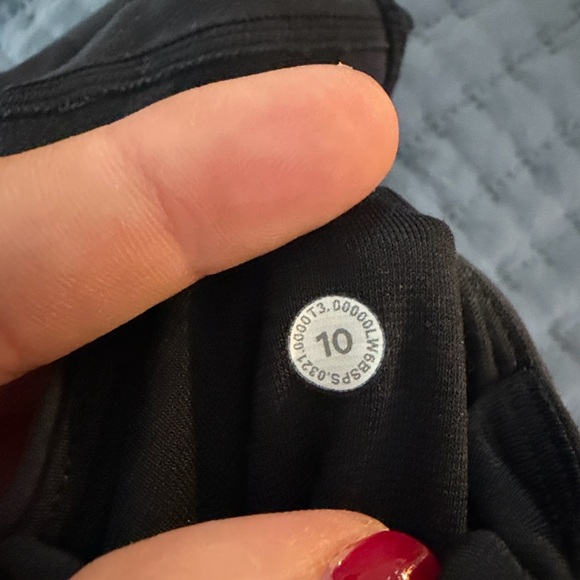 Lululemon Black Camouflage align joggers 25in - Picture 2 of 2